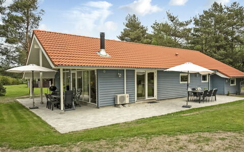 Heraldina - 800M from the Sea: Hus, Hjem, Tag, Sommerhus, Busk, Sidespor, Dør, Have, Stuehus