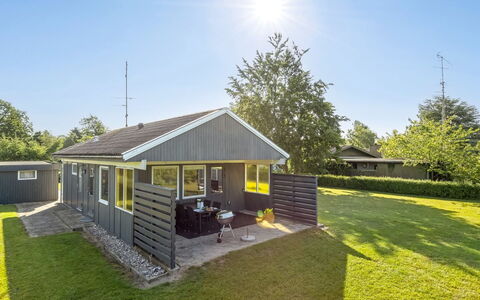 Davida - 400M from the Sea: Træ, Bejdse, Planke, Hårdttræ, Sommerhus, Dæk, Sidespor, Skygge, Trægulve, Garden Bygninger