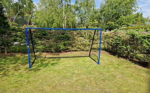 Arnulf - 400M from the Sea: Bygning, Hus, Vindue, Hjem, Tag, Boligområde, Busk, Sommerhus, Land Lot