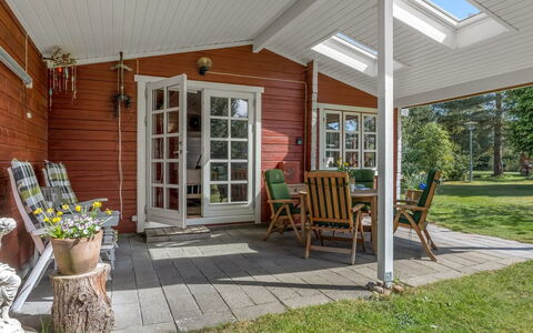 Berit - 700M from the Sea: Træ, Hus, Sommerhus, Hjem, Tag, Landdistrikt, Sidespor, Bjælkehytte, Garden Bygninger, Hårdttræ