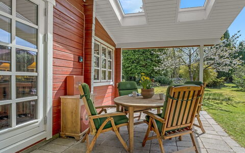 Berit - 700M from the Sea: Træ, Hus, Sommerhus, Hjem, Tag, Landdistrikt, Sidespor, Bjælkehytte, Garden Bygninger, Hårdttræ
