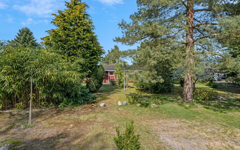 Berit - 700M from the Sea: Træ, Hus, Sommerhus, Hjem, Tag, Landdistrikt, Sidespor, Bjælkehytte, Garden Bygninger, Hårdttræ