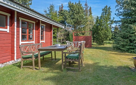 Berit - 700M from the Sea: Træ, Hus, Sommerhus, Hjem, Tag, Landdistrikt, Sidespor, Bjælkehytte, Garden Bygninger, Hårdttræ