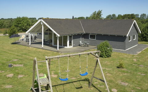 Bolli - 1.1Km from the Sea: Tag, Hjem, Dør, Sommerhus, Skygge, Sidespor, Gård, Estate, Backyard