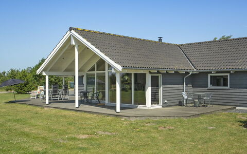 Bolli - 1.1Km from the Sea: Tag, Hjem, Dør, Sommerhus, Skygge, Sidespor, Gård, Estate, Backyard
