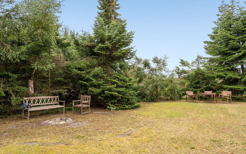 Elja - 600M from the Sea: Træ, Hus, Sommerhus, Hjem, Tag, Landdistrikt, Sidespor, Bjælkehytte, Garden Bygninger, Hårdttræ
