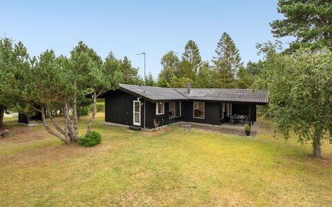Elja - 600M from the Sea: Træ, Hus, Sommerhus, Hjem, Tag, Landdistrikt, Sidespor, Bjælkehytte, Garden Bygninger, Hårdttræ