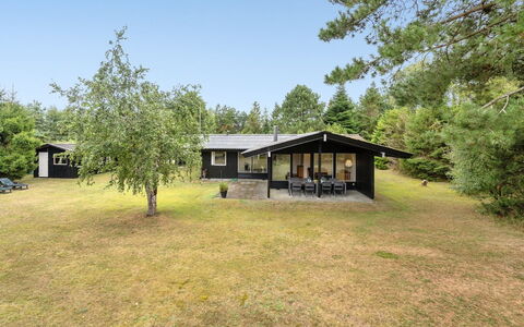 Elja - 600M from the Sea: Træ, Hus, Sommerhus, Hjem, Tag, Landdistrikt, Sidespor, Bjælkehytte, Garden Bygninger, Hårdttræ