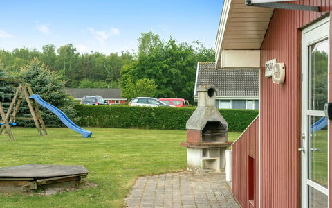 Folke - 250M from the Sea: Plantesamfund, Sollys, Urteagtig Plante, Have, Plantation, Landbrug, Farm