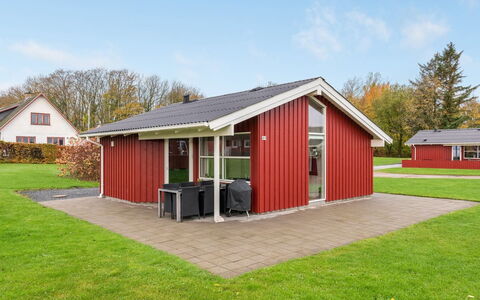 Helga - 100M from the Sea: Hus, Sommerhus, Tag, Garden Bygninger, Skygge, Skur, Backyard, Udendørs Møbler, Gård, Lawn