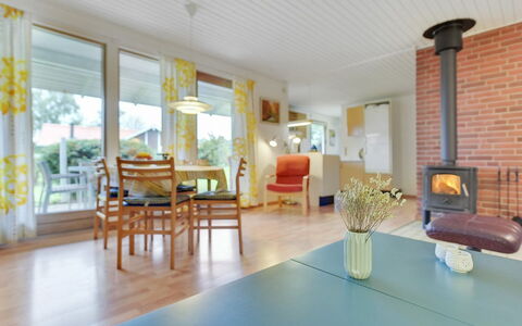 Ingebore - 350M from the Sea: Tag, Hus, Land Lot, Hjem, Sommerhus, Estate, Garden Bygninger, Skygge, Bjælkehytte, Landscaping