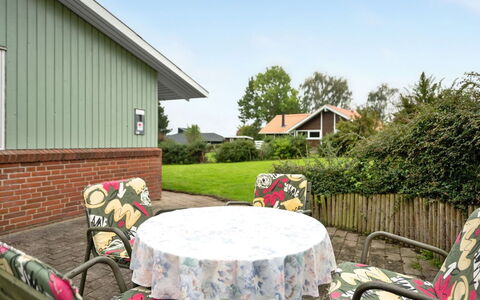 Ingebore - 350M from the Sea: Tag, Hus, Land Lot, Hjem, Sommerhus, Estate, Garden Bygninger, Skygge, Bjælkehytte, Landscaping
