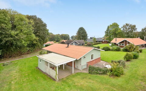 Ingebore - 350M from the Sea: Tag, Hus, Land Lot, Hjem, Sommerhus, Estate, Garden Bygninger, Skygge, Bjælkehytte, Landscaping