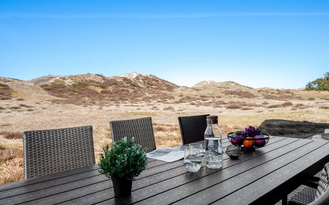 Larsen - 900M from the Sea: Møbel, Bord, Udendørs Møbler, Udendørs Bord, Køkken & Spisebord, Stol, Hårdttræ, Kaffebord, Picnic Bord, Bejdse
