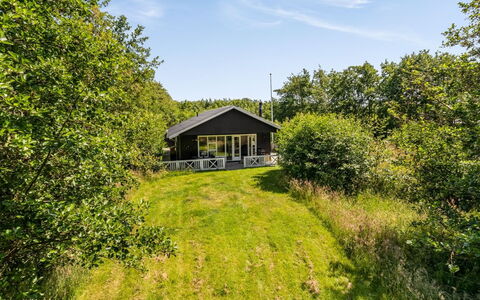 Maik - 1.5Km from the Sea: Tag, Hjem, Sommerhus, Sidespor, Skygge, Stuehus, Estate, Indkørsel, Garden Bygninger, Gård