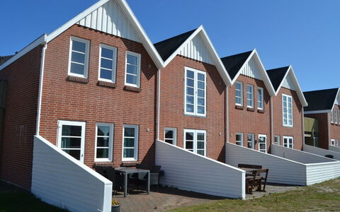 Lorenz - 2.3Km from the Sea: Væg, Vindue, Boligområde, Hjem, Sidespor, Facade, Hus, Land Lot, Mursten, Sommerhus