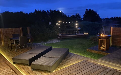 Gilda - 2Km from the Sea: Bygning, Hus, Vindue, Hjem, Tag, Boligområde, Busk, Sommerhus, Land Lot