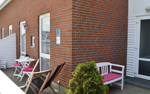 Svava - 2.3Km from the Sea: Væg, Mursten, Murværk, Dør, Møbel, Stol, Udendørs Møbler, Blomsterkrukke, Udendørs Bord
