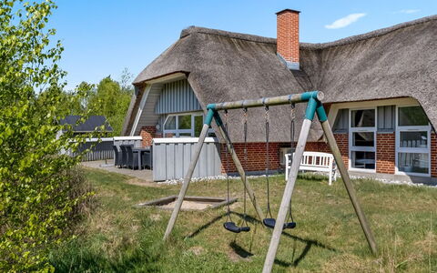 Atti - 2.5Km from the Sea: Tækning, Sommerhus, Hus, Tag, Hjem, Stuehus, Hytte, Estate, Landsby