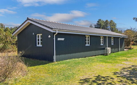 Marja - 1.3Km from the Sea: Tag, Hjem, Sommerhus, Sidespor, Skygge, Stuehus, Estate, Indkørsel, Garden Bygninger, Gård