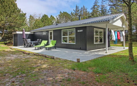 Dika - 1Km from the Sea: Hus, Hjem, Tag, Sommerhus, Sidespor, Garden Bygninger, Skygge, Gård, Skur, Estate