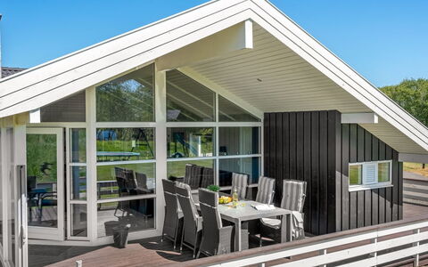 Domna - 800M from the Sea: Hjem, Sommerhus, Veranda, Sidespor, Stuehus, Udendørs Struktur