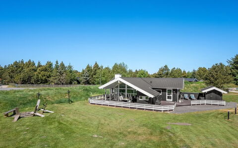 Domna - 800M from the Sea: Hjem, Sommerhus, Veranda, Sidespor, Stuehus, Udendørs Struktur