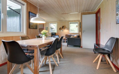 Straale - 1.4Km from the Sea: Græs, Hus, Tag, Sommerhus, Hjem, Busk, Stuehus, Land Lot, Landdistrikt
