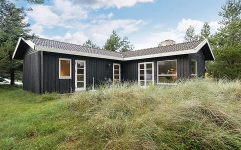 Magrete - 900M from the Sea: Græs, Hus, Tag, Hjem, Sommerhus, Busk, Land Lot, Landdistrikt, Stuehus, Bunddække