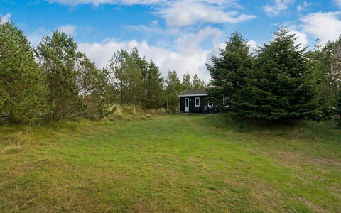 Magrete - 900M from the Sea: Græs, Hus, Tag, Hjem, Sommerhus, Busk, Land Lot, Landdistrikt, Stuehus, Bunddække