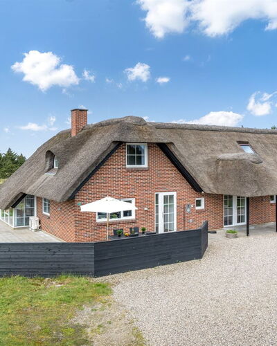 Vangel - 500M from the Sea