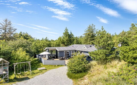 Omar - 1.0Km from the Sea: Hus, Tag, Hjem, Sommerhus, Skur, Garden Bygninger, Sidespor, Gård, Bjælkehytte, Hytte
