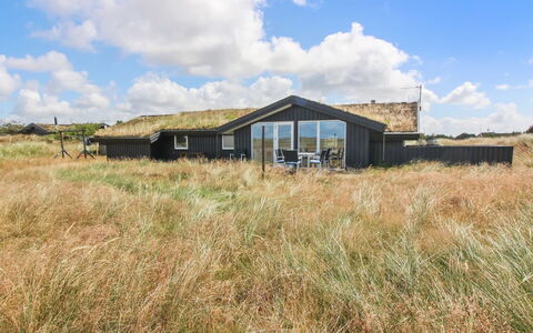 Edyta - 400M from the Sea: Græs, Hus, Tag, Hjem, Sommerhus, Busk, Land Lot, Landdistrikt, Stuehus, Bunddække