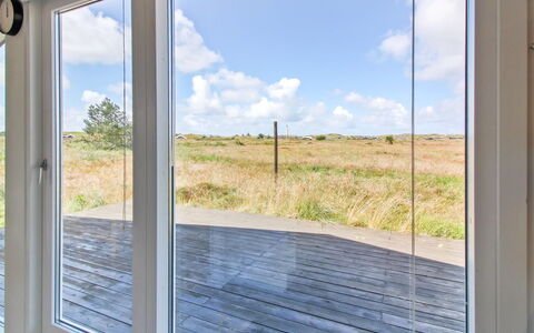 Edyta - 400M from the Sea: Græs, Hus, Tag, Hjem, Sommerhus, Busk, Land Lot, Landdistrikt, Stuehus, Bunddække