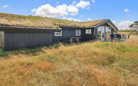 Edyta - 400M from the Sea: Græs, Hus, Tag, Hjem, Sommerhus, Busk, Land Lot, Landdistrikt, Stuehus, Bunddække