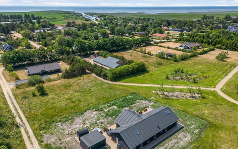 Måns - 500M to the Fjord: Sommerhus, Have, Sidespor, Garden Bygninger, Skygge, Gård, Backyard, Lawn, Stuehus, Landscaping
