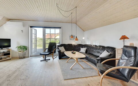 Drea - 250M from the Sea: Busk, Urban Design, Bunddække, Mursten, Lejlighed, Estate, Murværk, Altan, Landscaping