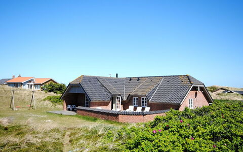 Drea - 250M from the Sea: Busk, Urban Design, Bunddække, Mursten, Lejlighed, Estate, Murværk, Altan, Landscaping