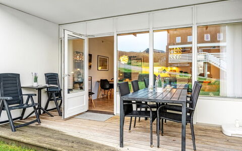 Anastasia - 200M from the Sea: Møbel, Bord, Udendørs Møbler, Udendørs Bord, Stol, Bejdse, Skygge, Backyard, Sommerhus, Køkken & Spisebord