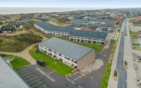 Anastasia - 200M from the Sea: Møbel, Bord, Udendørs Møbler, Udendørs Bord, Stol, Bejdse, Skygge, Backyard, Sommerhus, Køkken & Spisebord