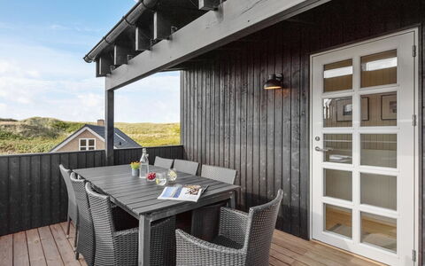 Ayu - 100M from the Sea: Sommerhus, Skur, Hytte, Stuehus, Prærie, Hytte, Lade, Bjælkehytte, Garden Bygninger