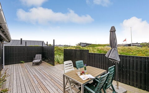 Köbes - 200M from the Sea: Lejlighed, Skygge, Altan, Stol, Hegn, Udendørs Møbler, Aluminium, Kunstgræs