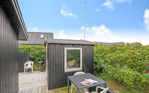 Köbes - 200M from the Sea: Lejlighed, Skygge, Altan, Stol, Hegn, Udendørs Møbler, Aluminium, Kunstgræs