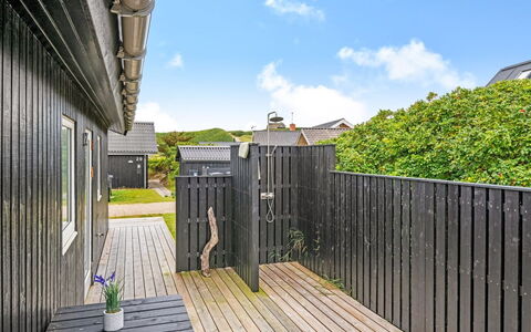 Köbes - 200M from the Sea: Lejlighed, Skygge, Altan, Stol, Hegn, Udendørs Møbler, Aluminium, Kunstgræs