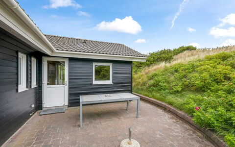 Eugenie - 450M from the Sea: Træ, Hjem, Tag, Sidespor, Arkitektur, Hus, Sommerhus, Dør, Veranda, Estate