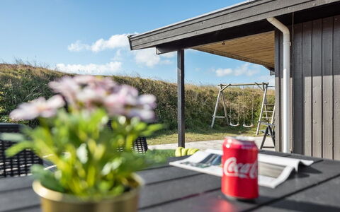 Aiske - from the Sea: Tag, Land Lot, Sommerhus, Hjem, Landdistrikt, Skur, Sidespor, Garden Bygninger, Bjælkehytte, Hytte