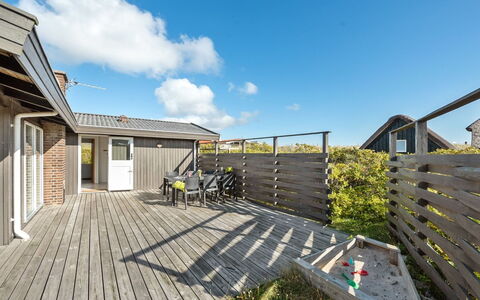 Aiske - from the Sea: Tag, Land Lot, Sommerhus, Hjem, Landdistrikt, Skur, Sidespor, Garden Bygninger, Bjælkehytte, Hytte