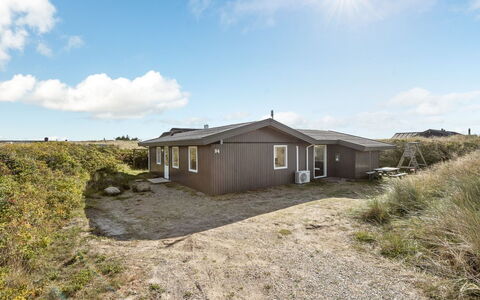 Aiske - from the Sea: Tag, Land Lot, Sommerhus, Hjem, Landdistrikt, Skur, Sidespor, Garden Bygninger, Bjælkehytte, Hytte