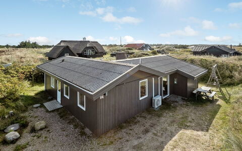Aiske - from the Sea: Tag, Land Lot, Sommerhus, Hjem, Landdistrikt, Skur, Sidespor, Garden Bygninger, Bjælkehytte, Hytte