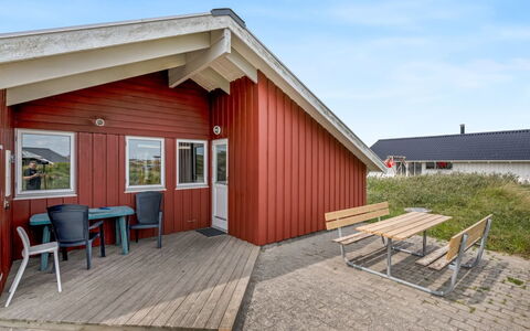 Tuure - from the Sea: Sommerhus, Skur, Hytte, Stuehus, Prærie, Hytte, Lade, Bjælkehytte, Garden Bygninger